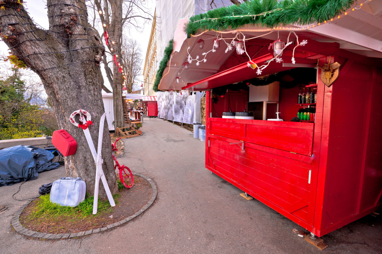 Zagreb Christmas Market (Advent in Zagreb) 2022 | Dates, Hotels &amp; More!