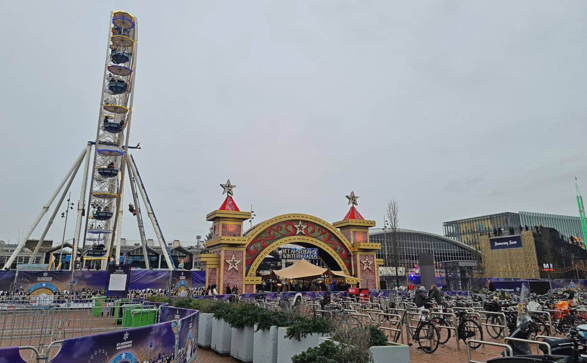 visit amsterdam at christmas