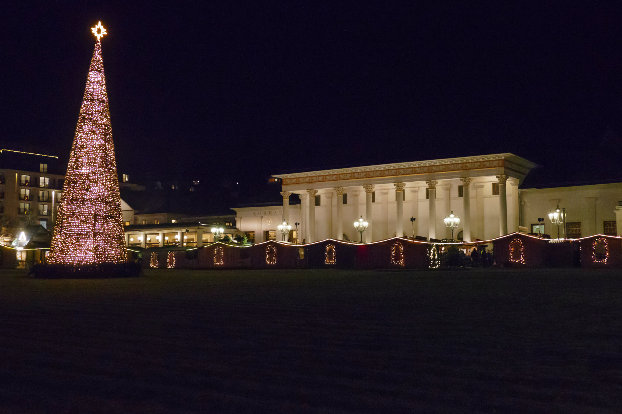 BadenBaden Christmas Market 2024 Dates, Hotels & More Christmas