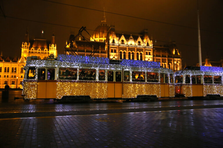 Budapest Christmas Market 2024 Dates, Hotels & More Christmas