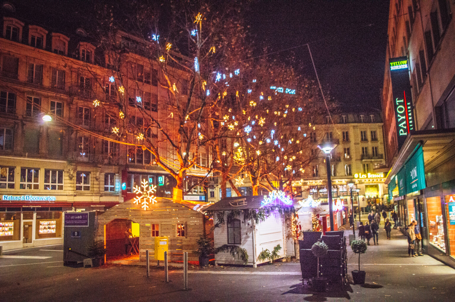 Lausanne Christmas Market (Bô Noël) | 2023 Dates, Locations & Tips ...