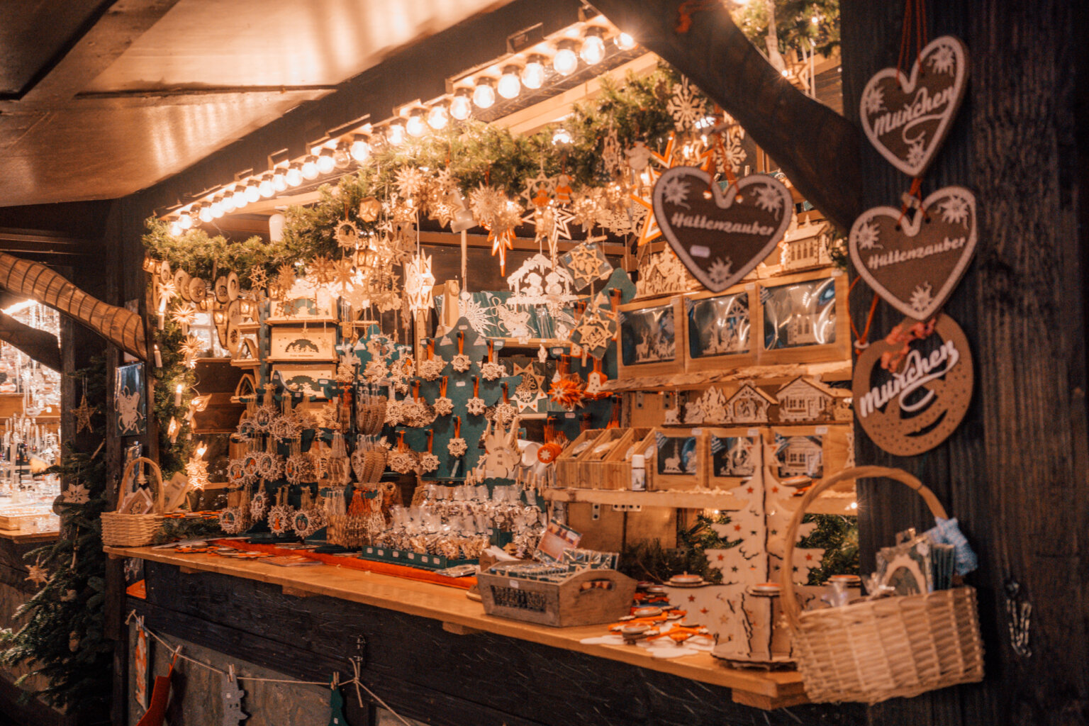 Munich Christmas Market 2024 Dates, Locations & MustKnows