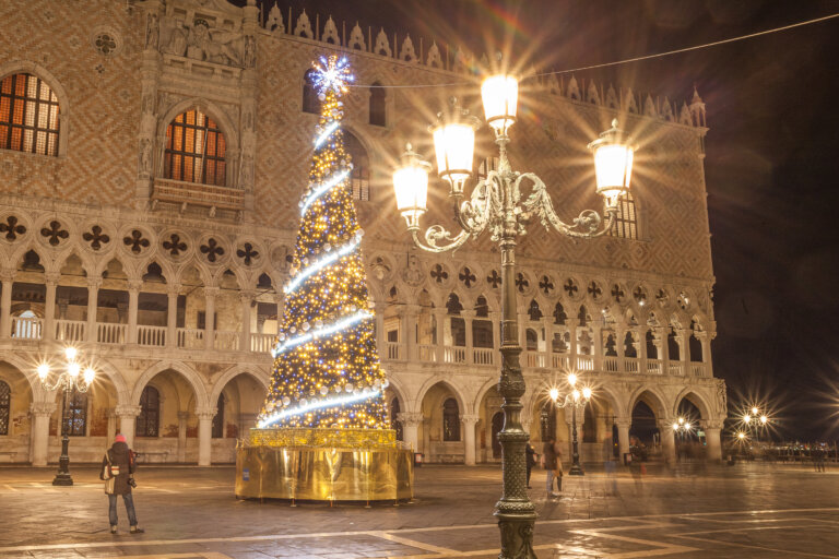 Venice Christmas Market 2024 Dates, Locations & MustKnows