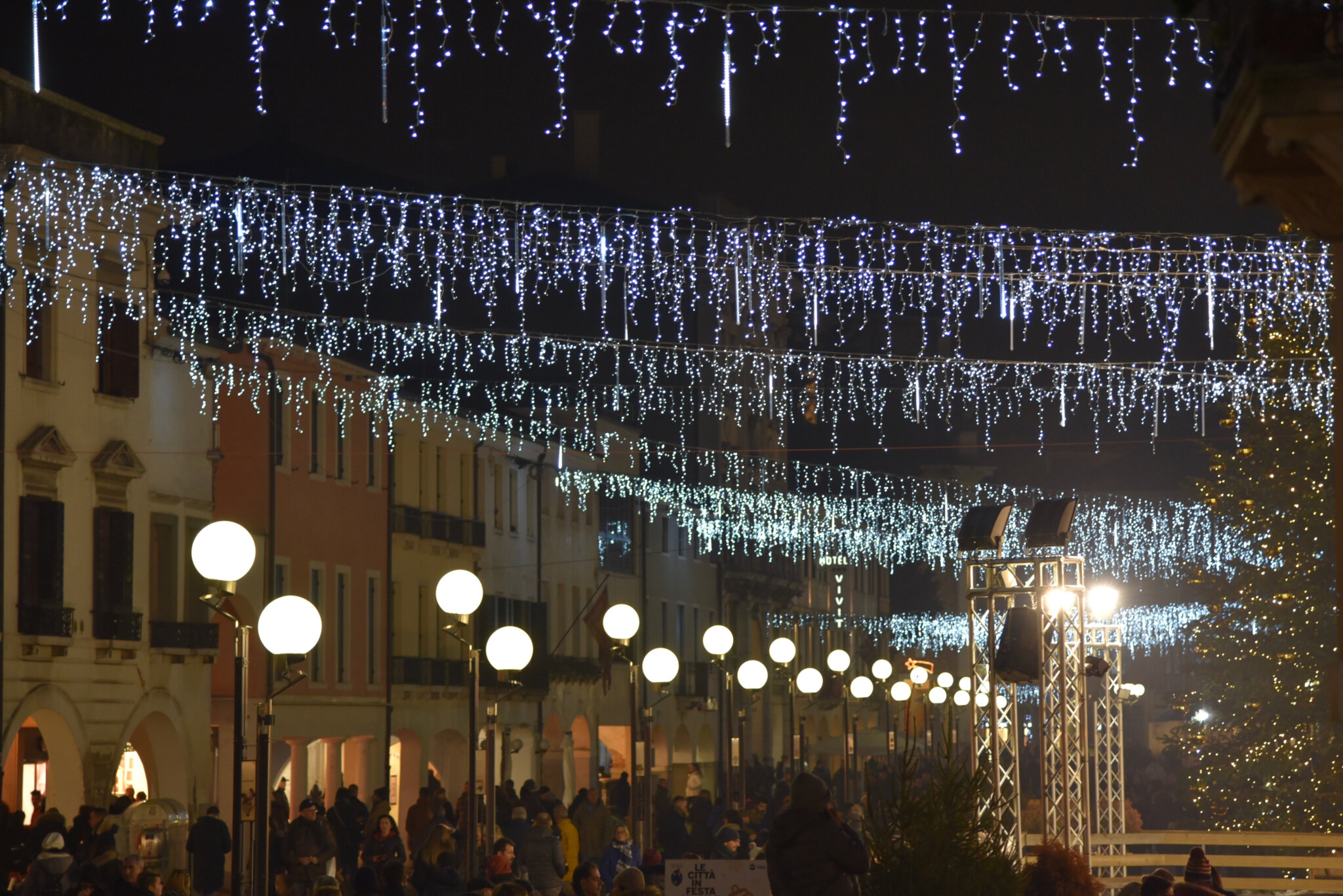 Venice Christmas Market 2024 Dates, Locations & MustKnows