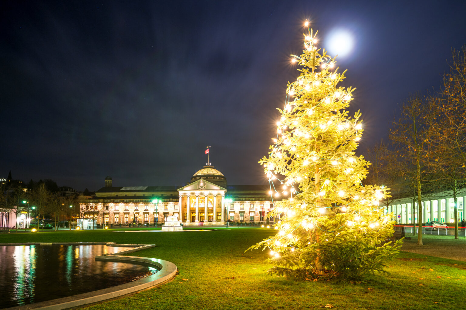 Wiesbaden Christmas Market 2024 Dates, Locations & MustKnows